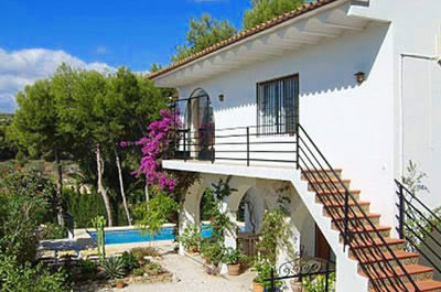 rent a 3 bedrooom villa calpe spain