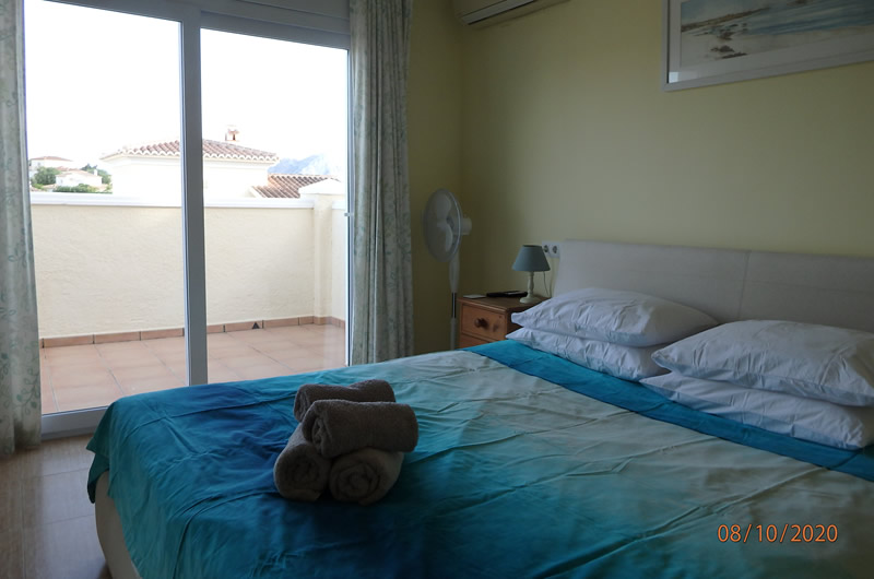 rent a family villa calpe spain