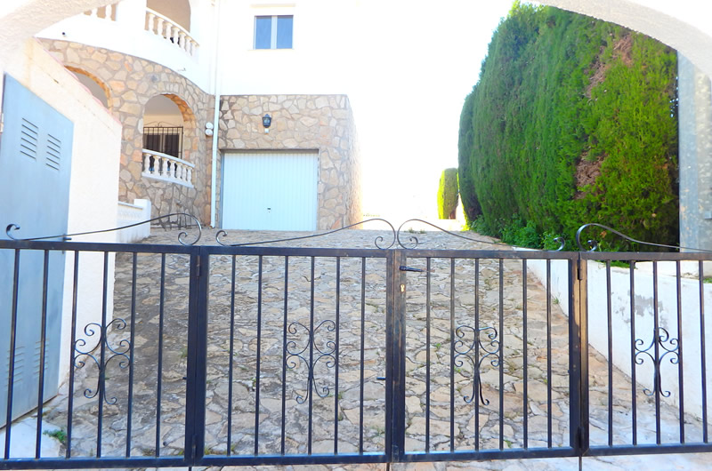 rent a family villa calpe spain